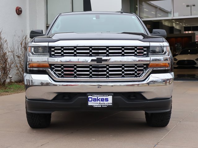 Used 2018 Chevrolet Silverado 1500 LT with VIN 3GCUKREC6JG121244 for sale in Kansas City