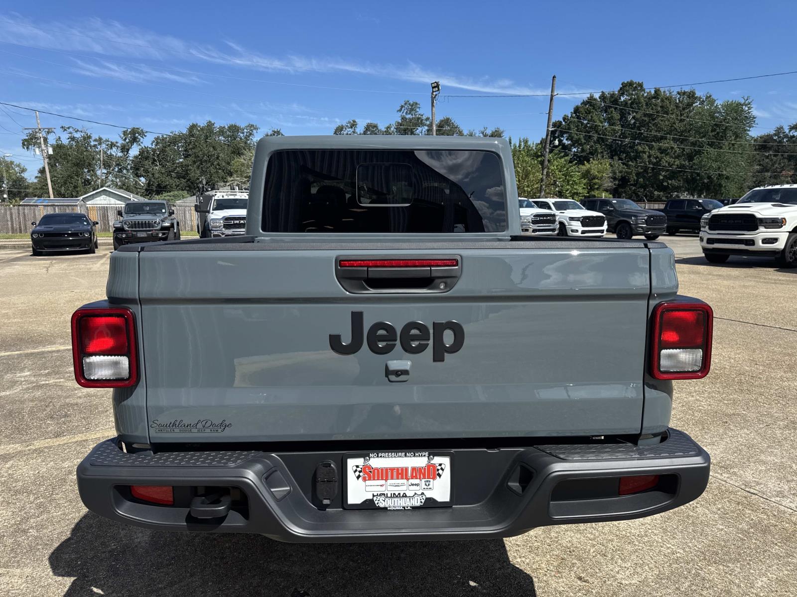 2025 Jeep Gladiator Sport S photo 5
