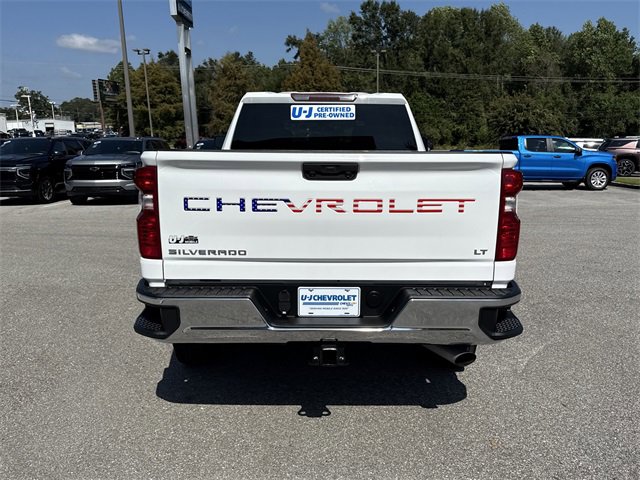 2022 Chevrolet Silverado LT photo 4