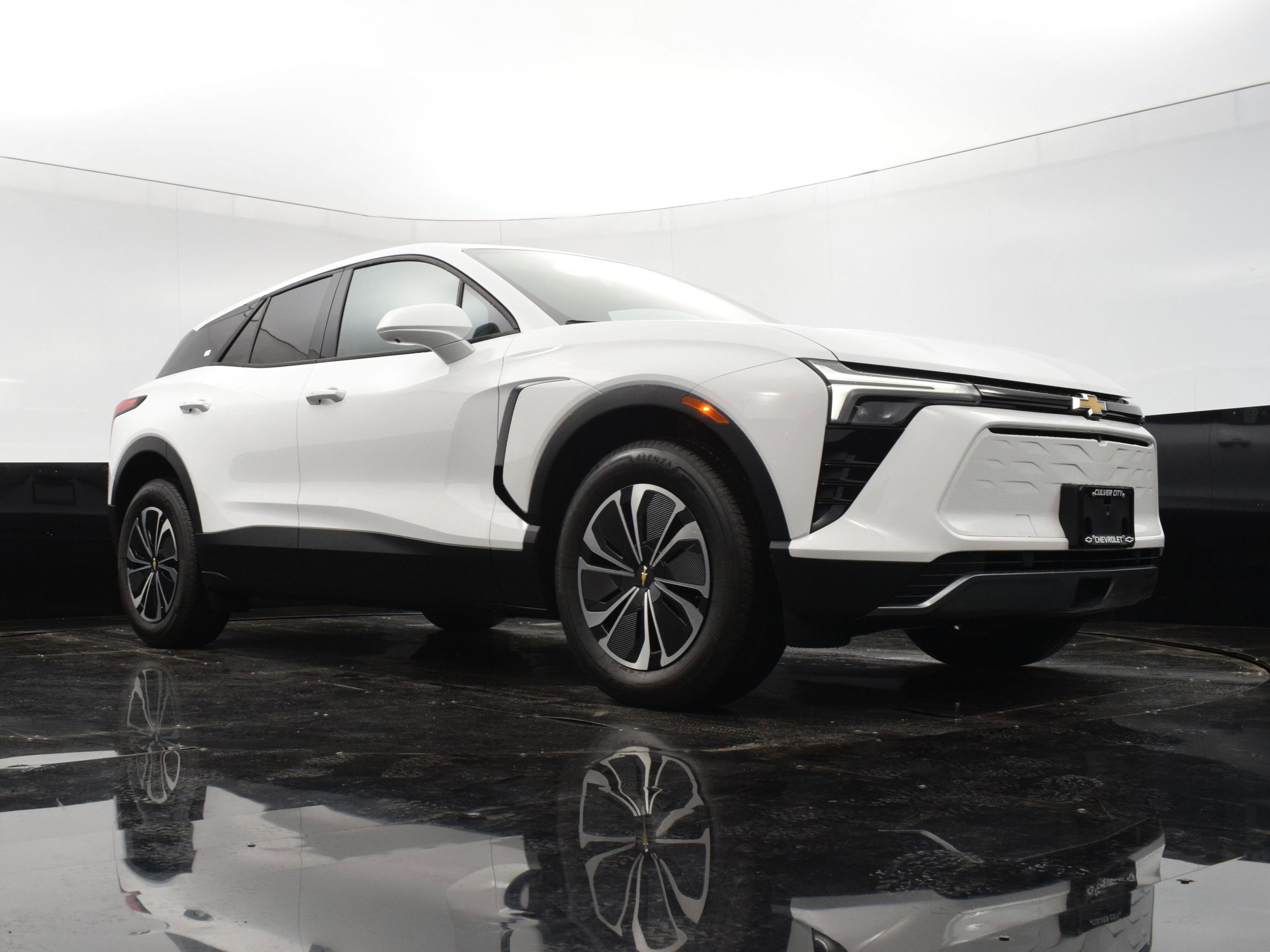 2025 Chevrolet Blazer EV LT's photo