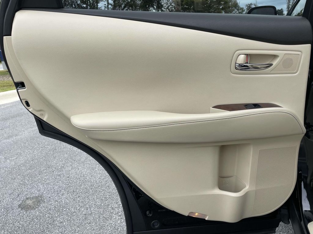 2013 Lexus RX 450h photo 2