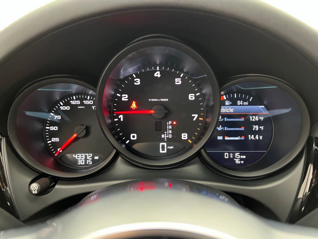 2021 Porsche Macan Base photo 18