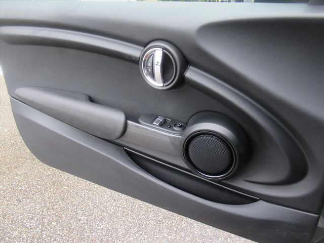2020 Mini Cooper 2 Door Hardtop Oxford Edition photo 21