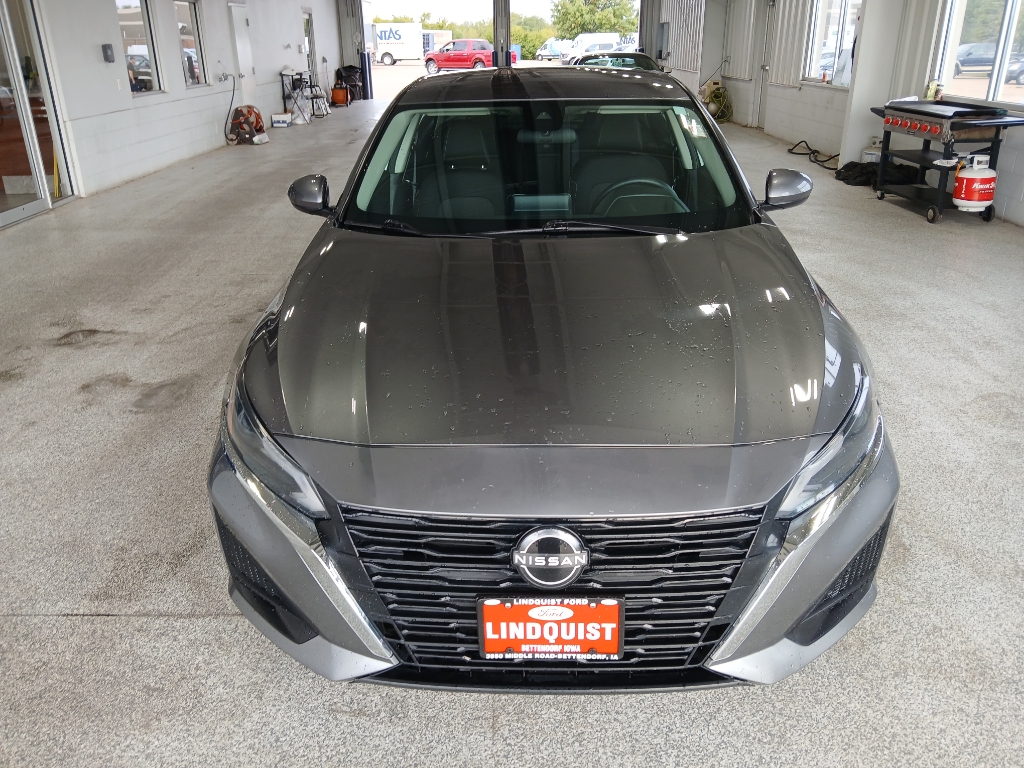 2023 Nissan Altima 2.5 SV photo 2