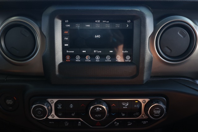 2018 Jeep Wrangler Unlimited Sport S photo 27