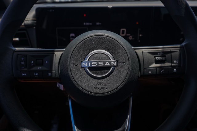 2025 Nissan Kicks SV photo 23
