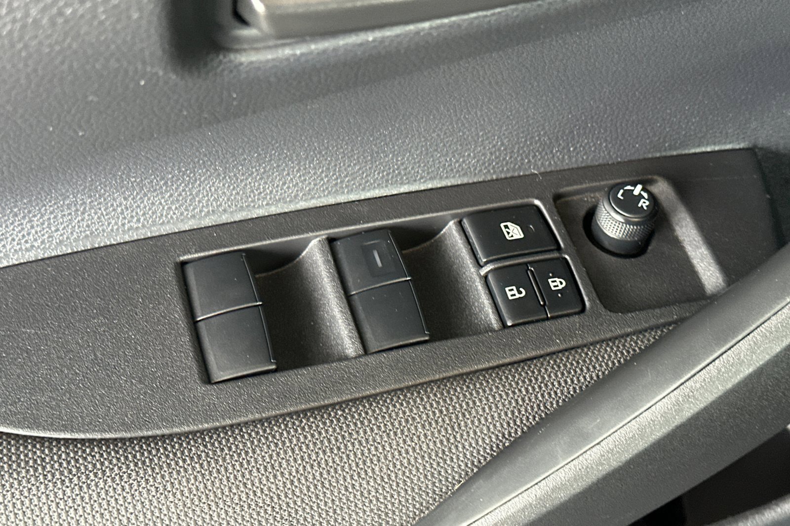 2024 Toyota Corolla LE photo 12