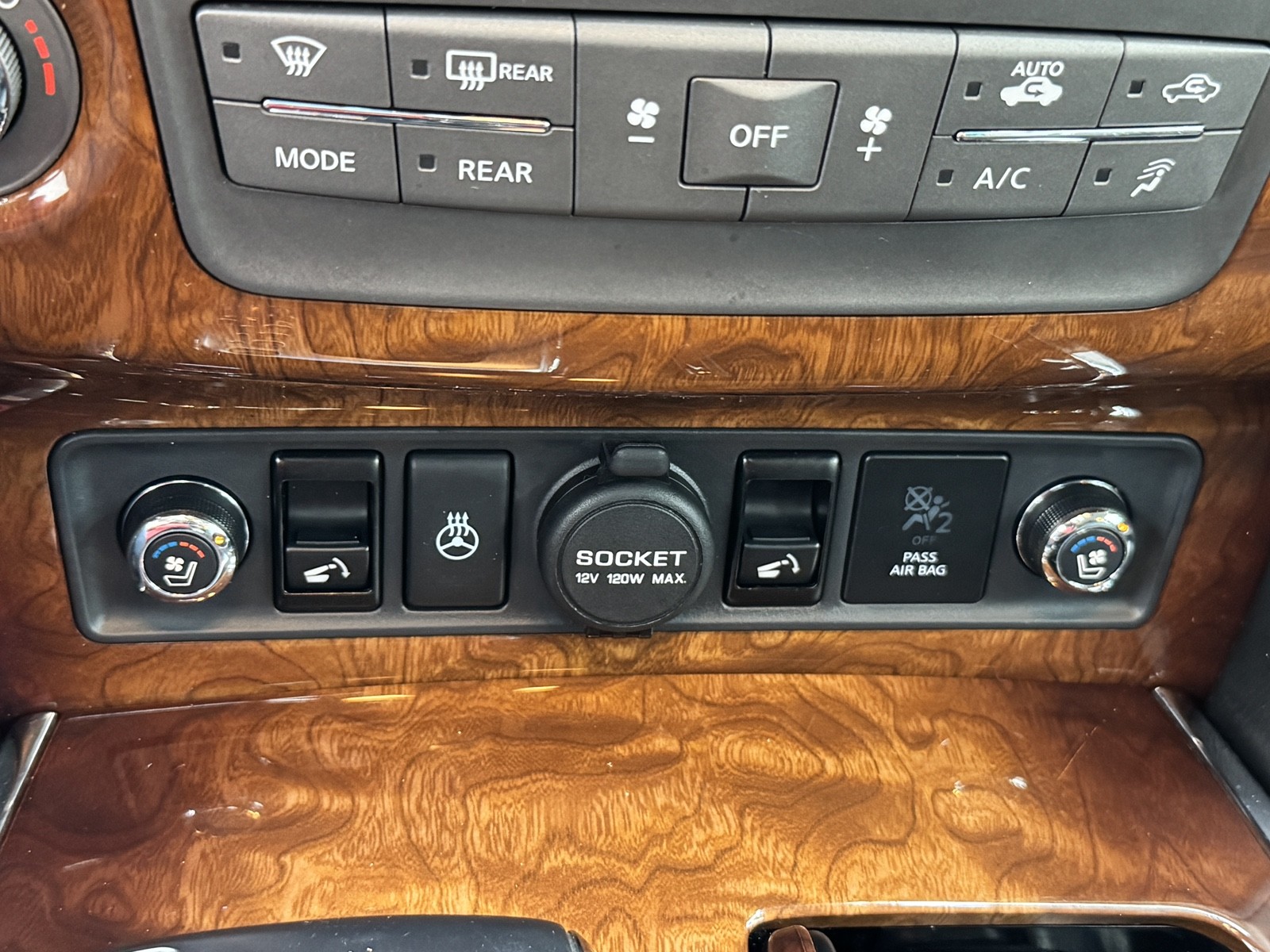 2017 Infiniti QX80 Limited photo 30
