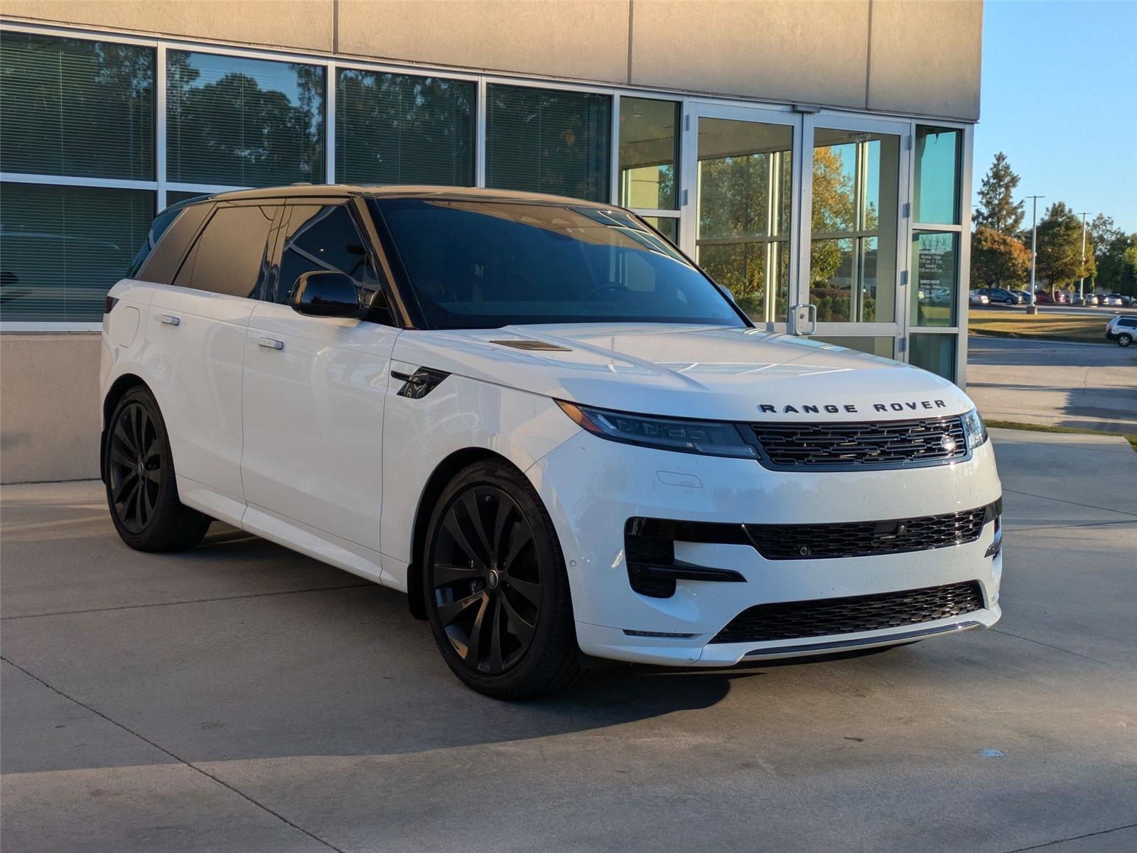 2024 Land Rover Range Rover Sport SE photo 3