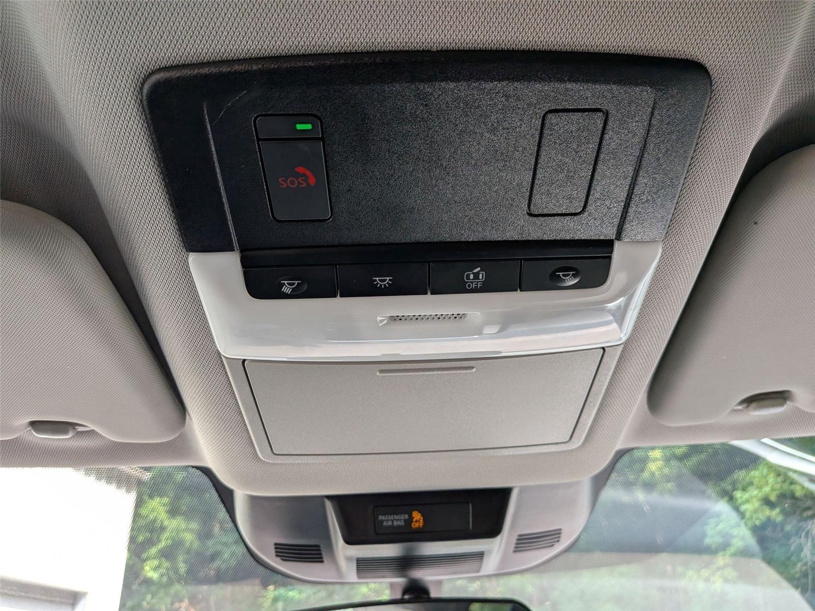 2022 Nissan Rogue SV photo 23