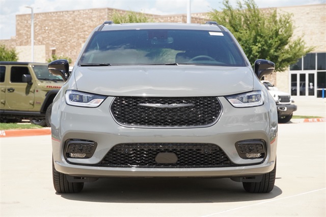 2025 Chrysler Pacifica Limited photo 2