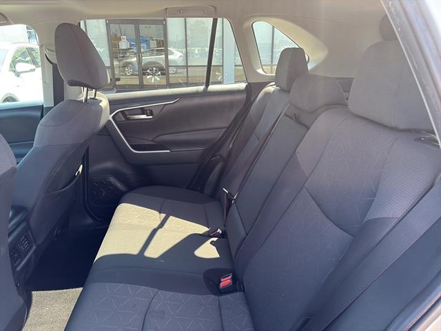 2019 Toyota RAV4 XLE photo 12