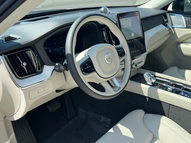 2026 Volvo XC60 Hybrid T8 photo 19