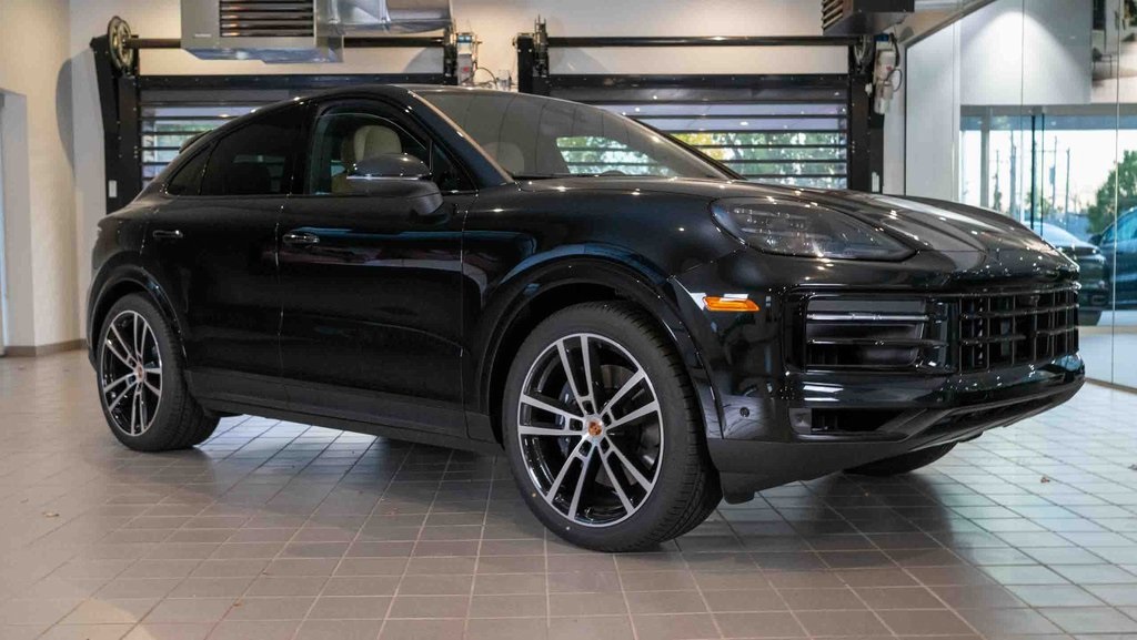 2025 Porsche Cayenne Coupe photo 3