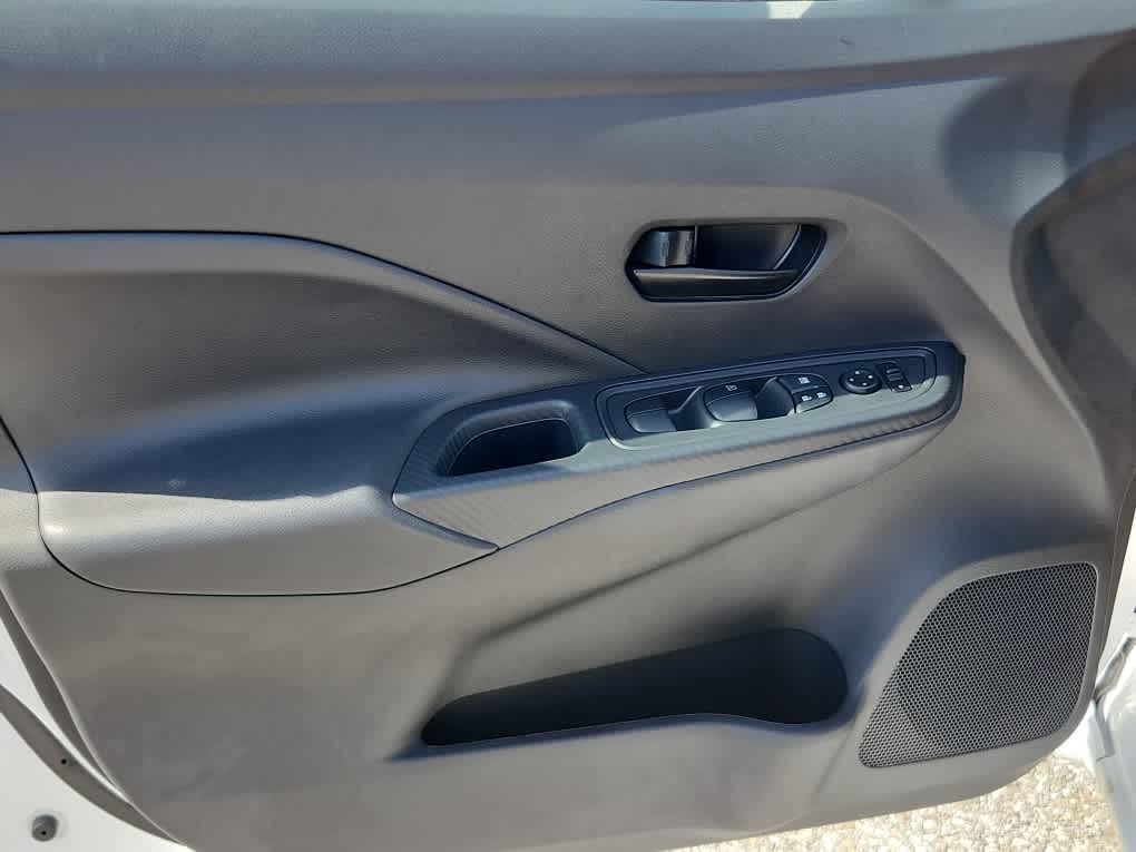 2025 Nissan Versa S photo 7