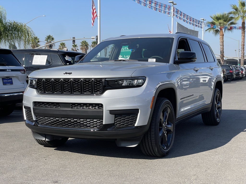2025 Jeep Grand Cherokee Altitude X photo 2