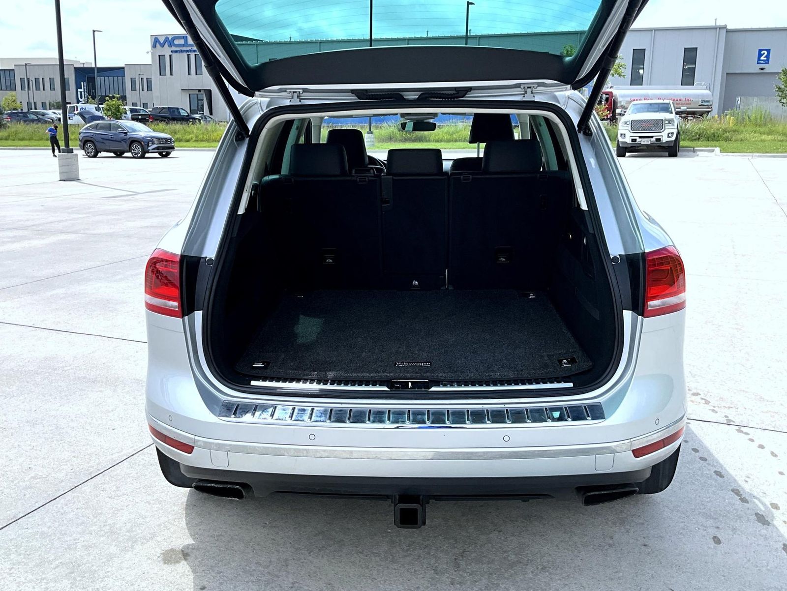 2017 Volkswagen Touareg V6 Sport photo 6
