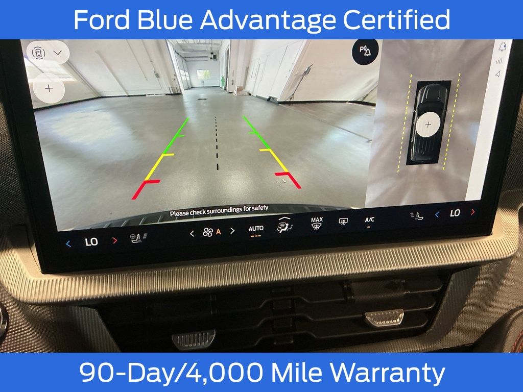 2025 Ford Explorer ST-Line photo 16