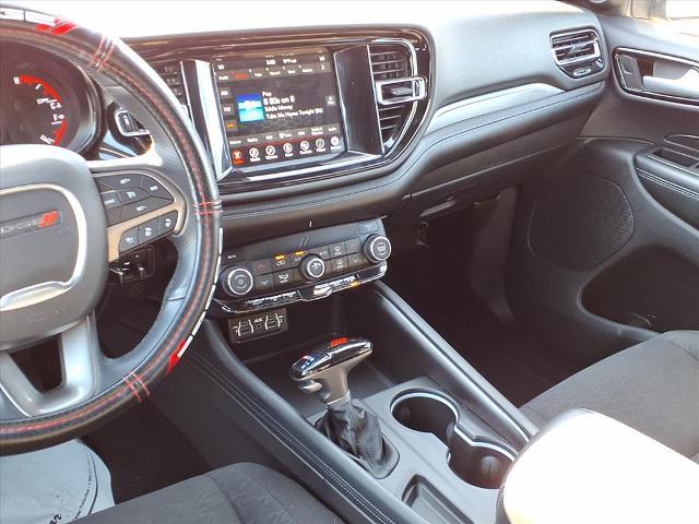 2023 Dodge Durango SXT photo 3