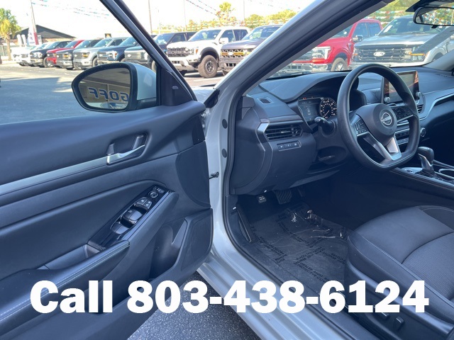 2023 Nissan Altima 2.5 SV photo 5