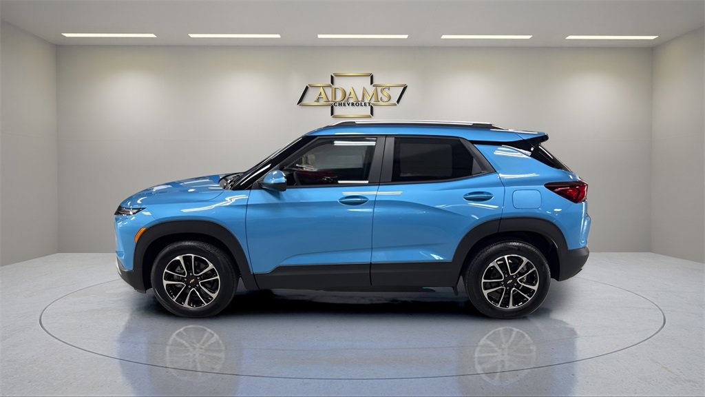 2026 Chevrolet Trailblazer LT photo 2