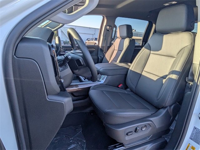 2026 Chevrolet Silverado 2500HD LT photo 4