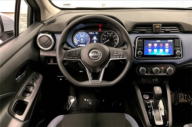 2025 Nissan Versa 1.6 SV photo 18