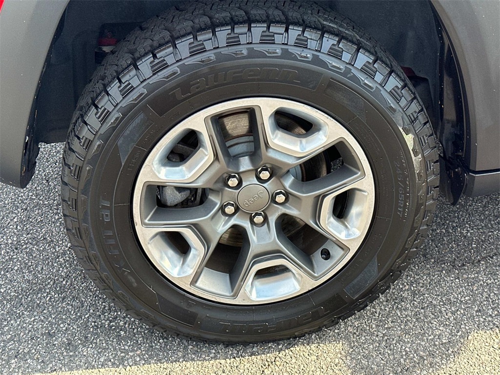 2019 Jeep Cherokee Trailhawk photo 9