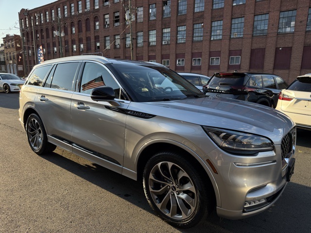 2022 Lincoln Aviator Grand Touring photo 3