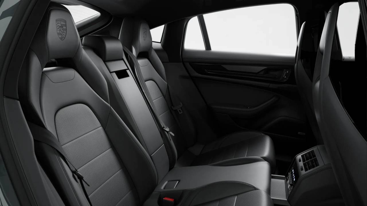 2026 Porsche Panamera 4 photo 11