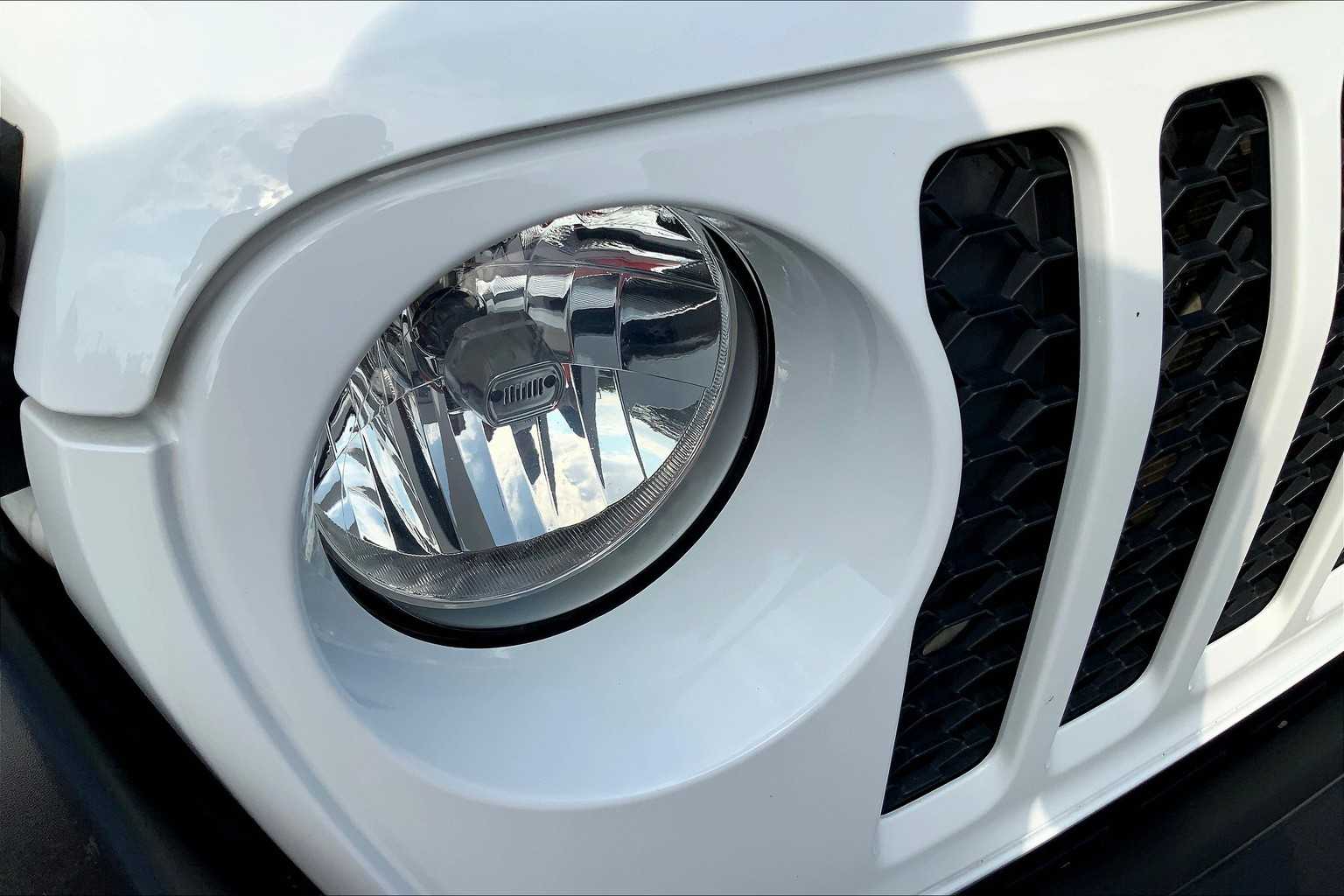 2020 Jeep Gladiator Sport S photo 23