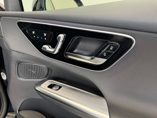 2025 Mercedes Benz GLC 300 photo 35