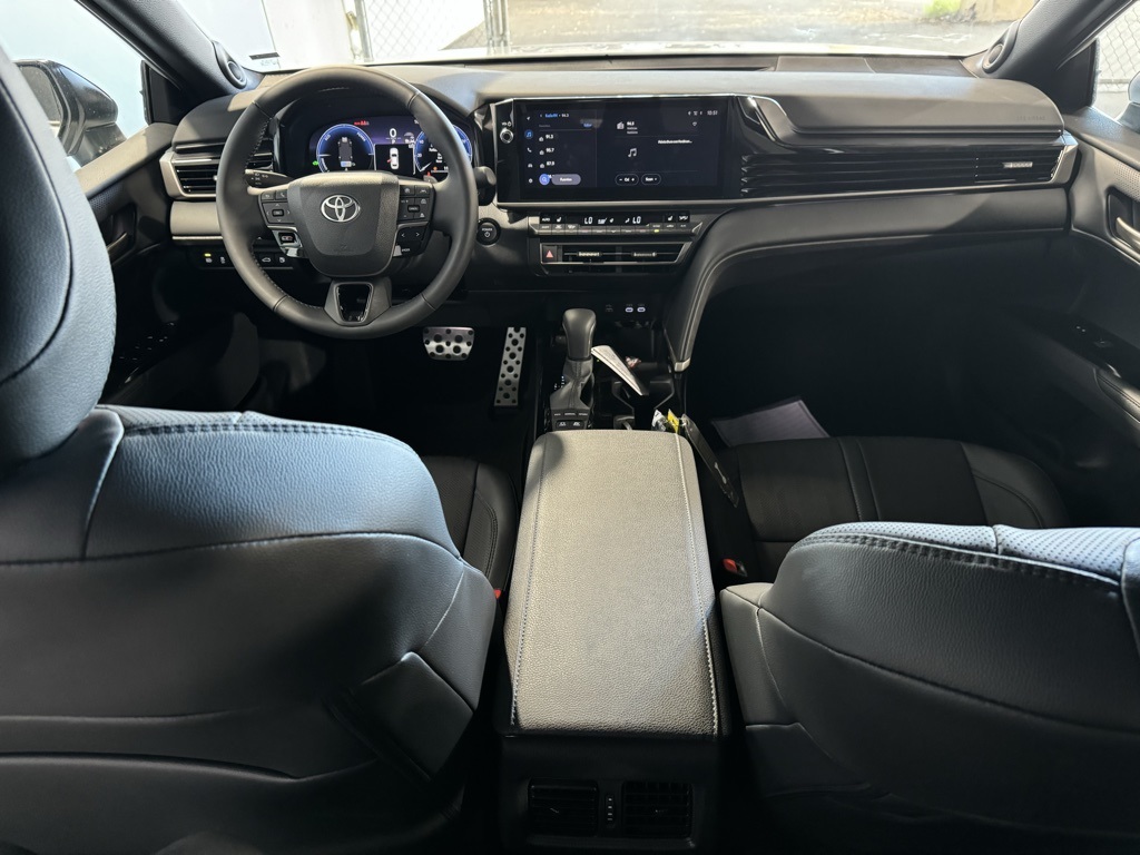 2025 Toyota Camry photo 21