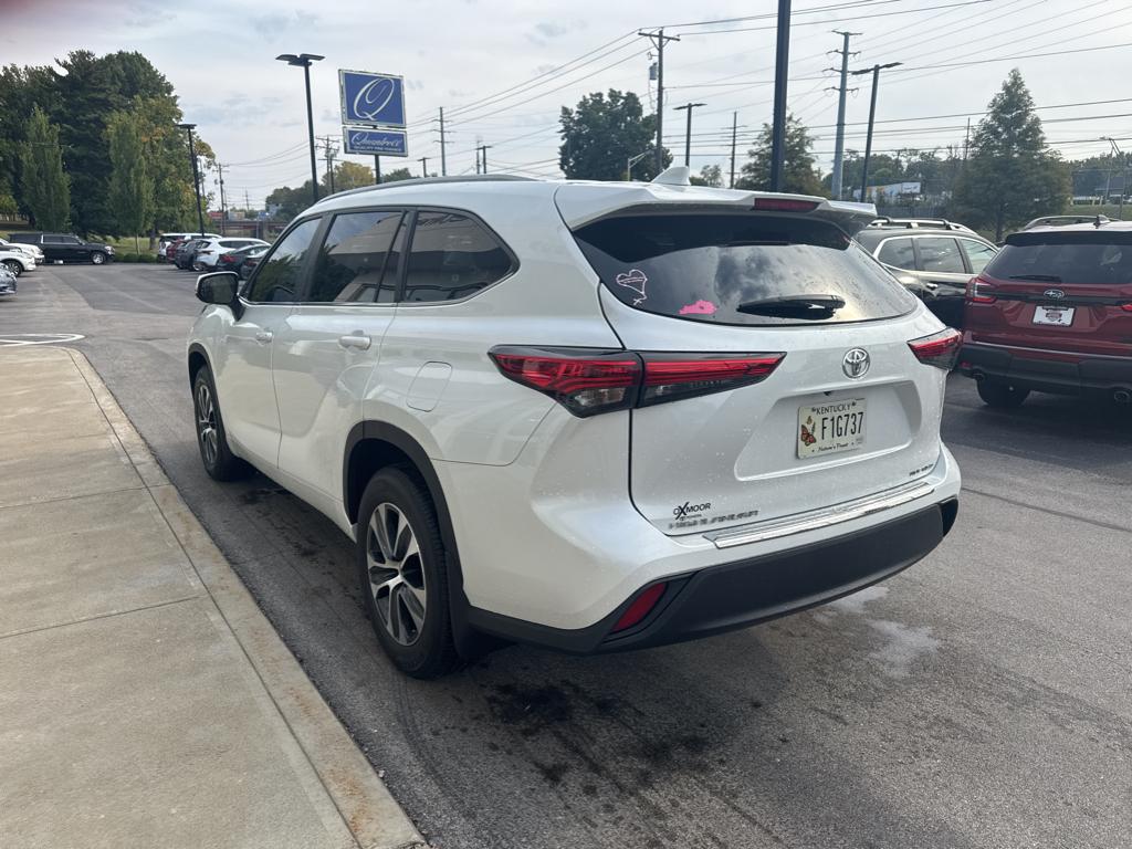 2023 Toyota Highlander XLE photo 4