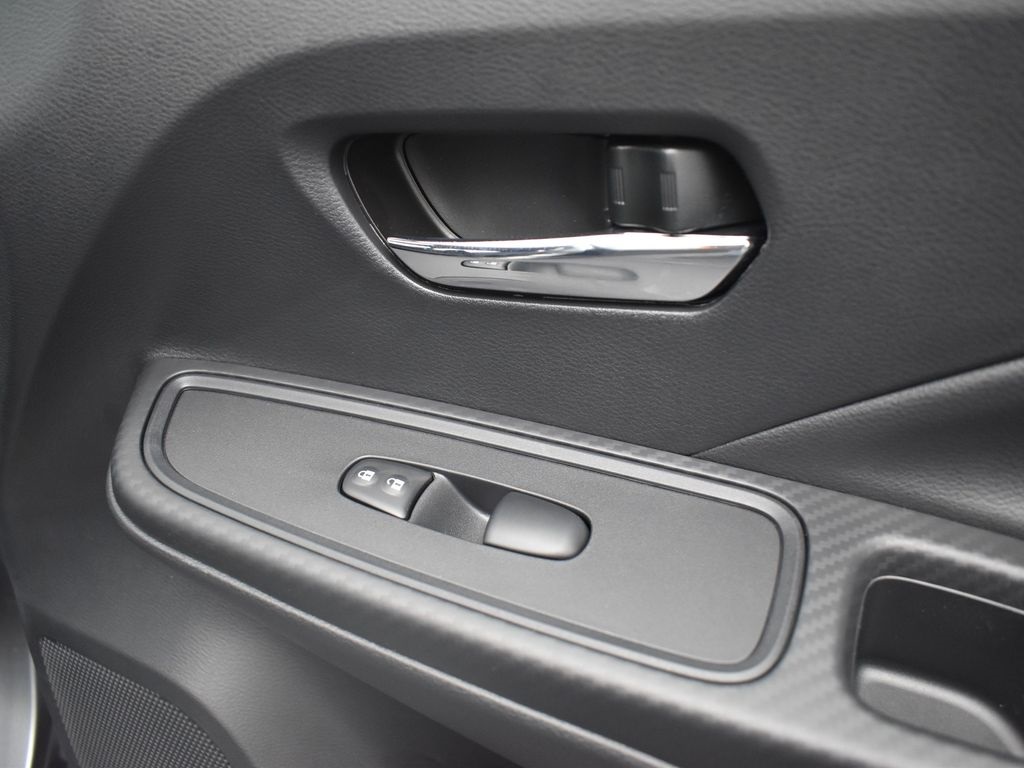 2025 Nissan Versa 1.6 SV photo 23