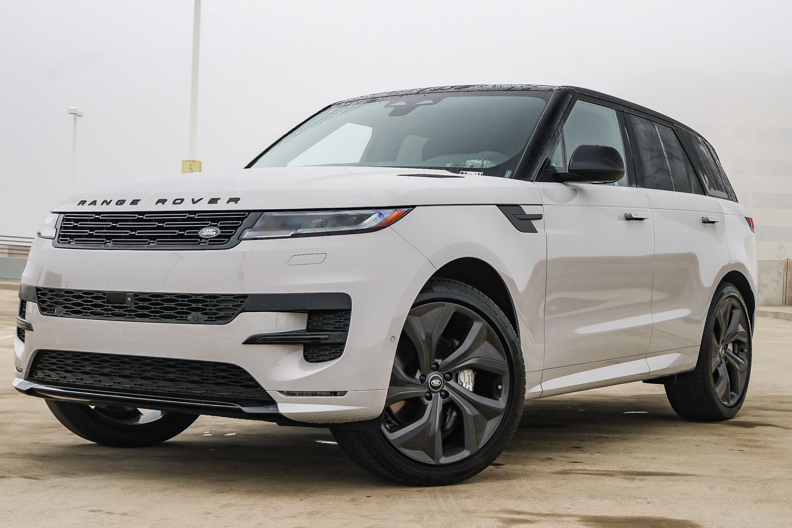 2025 Land Rover Range Rover Sport Dynamic SE's photo