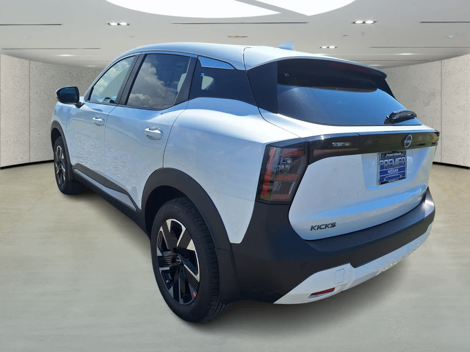 2025 Nissan Kicks SV photo 3