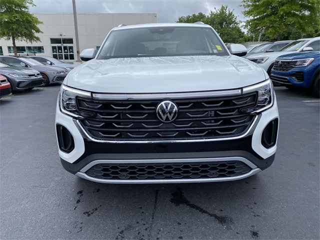 2025 Volkswagen Atlas Cross Sport SEL photo 2