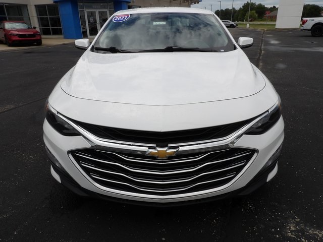 2023 Chevrolet Malibu 1LT photo 2