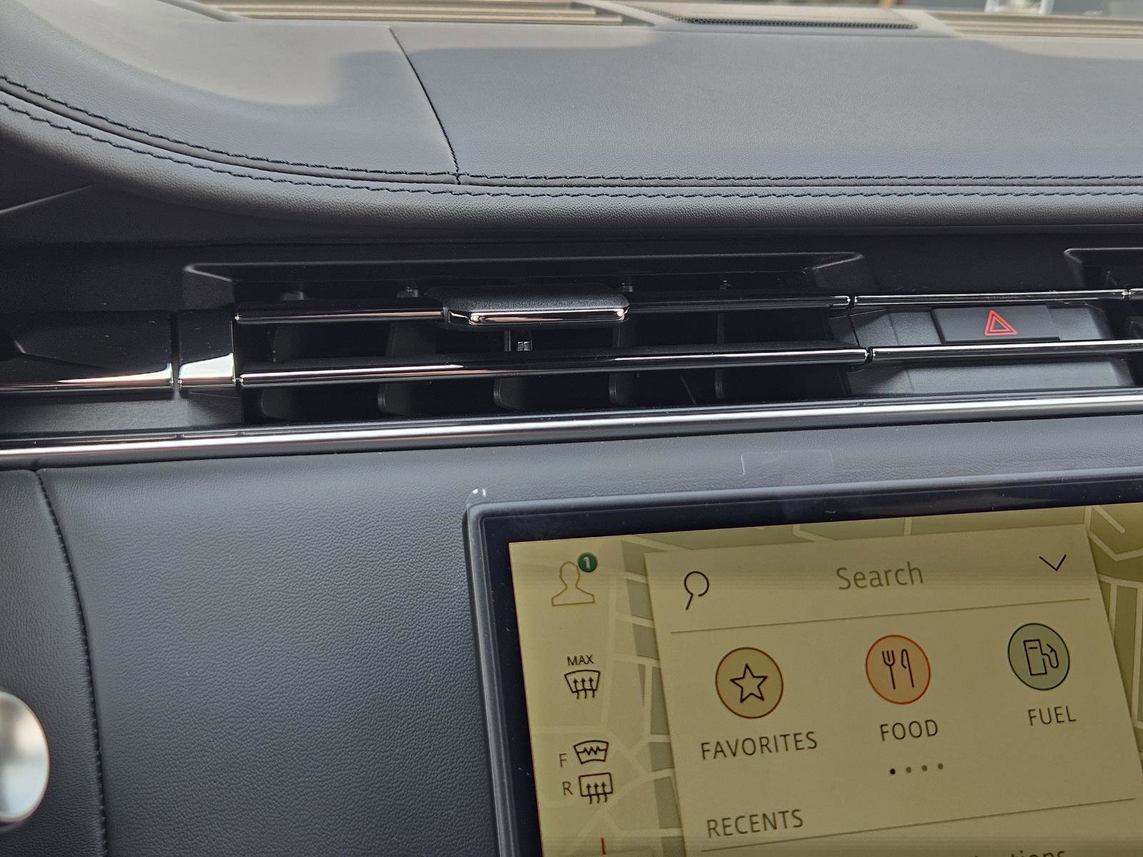 2025 Land Rover Range Rover SE photo 19
