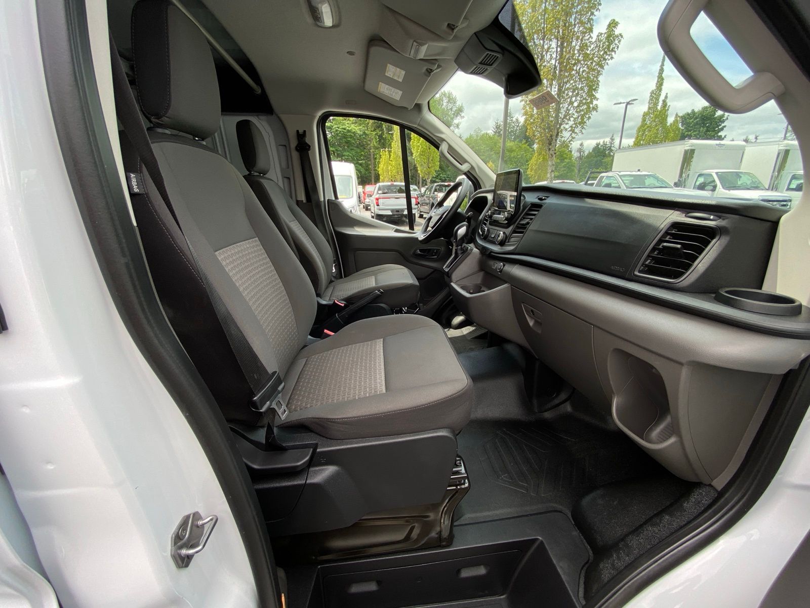 2020 Ford Transit photo 17