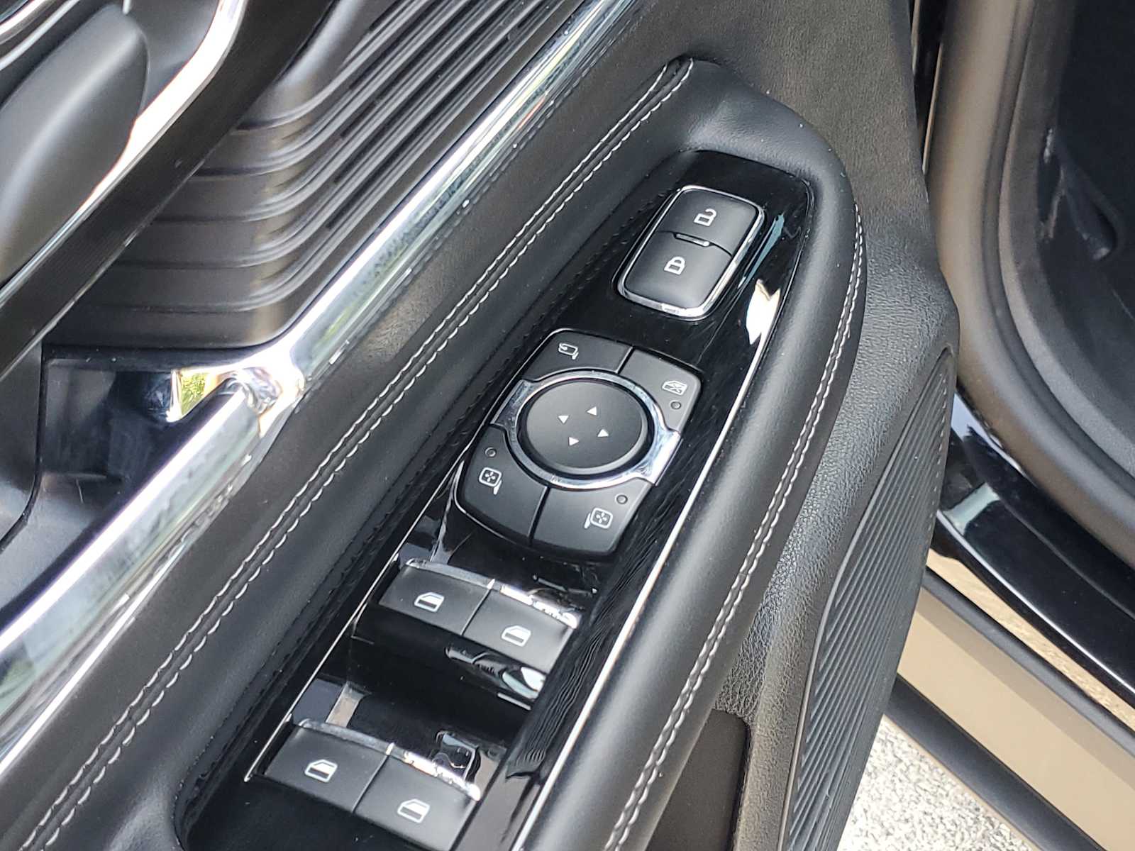 2022 Lincoln Corsair Standard photo 20