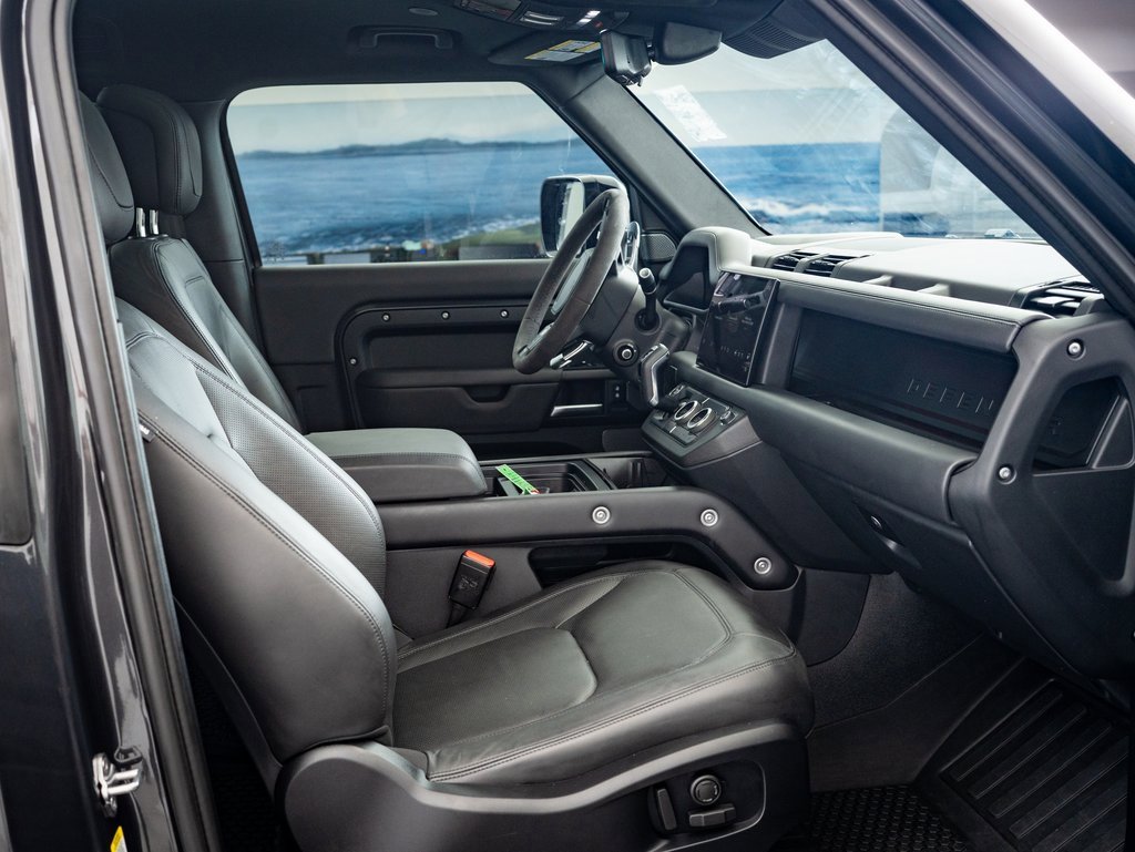 2023 Land Rover Defender 90 V8 photo 21
