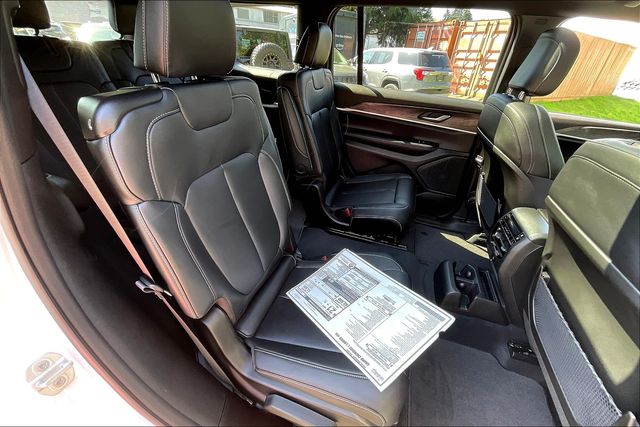 2025 Jeep Grand Cherokee Limited photo 20