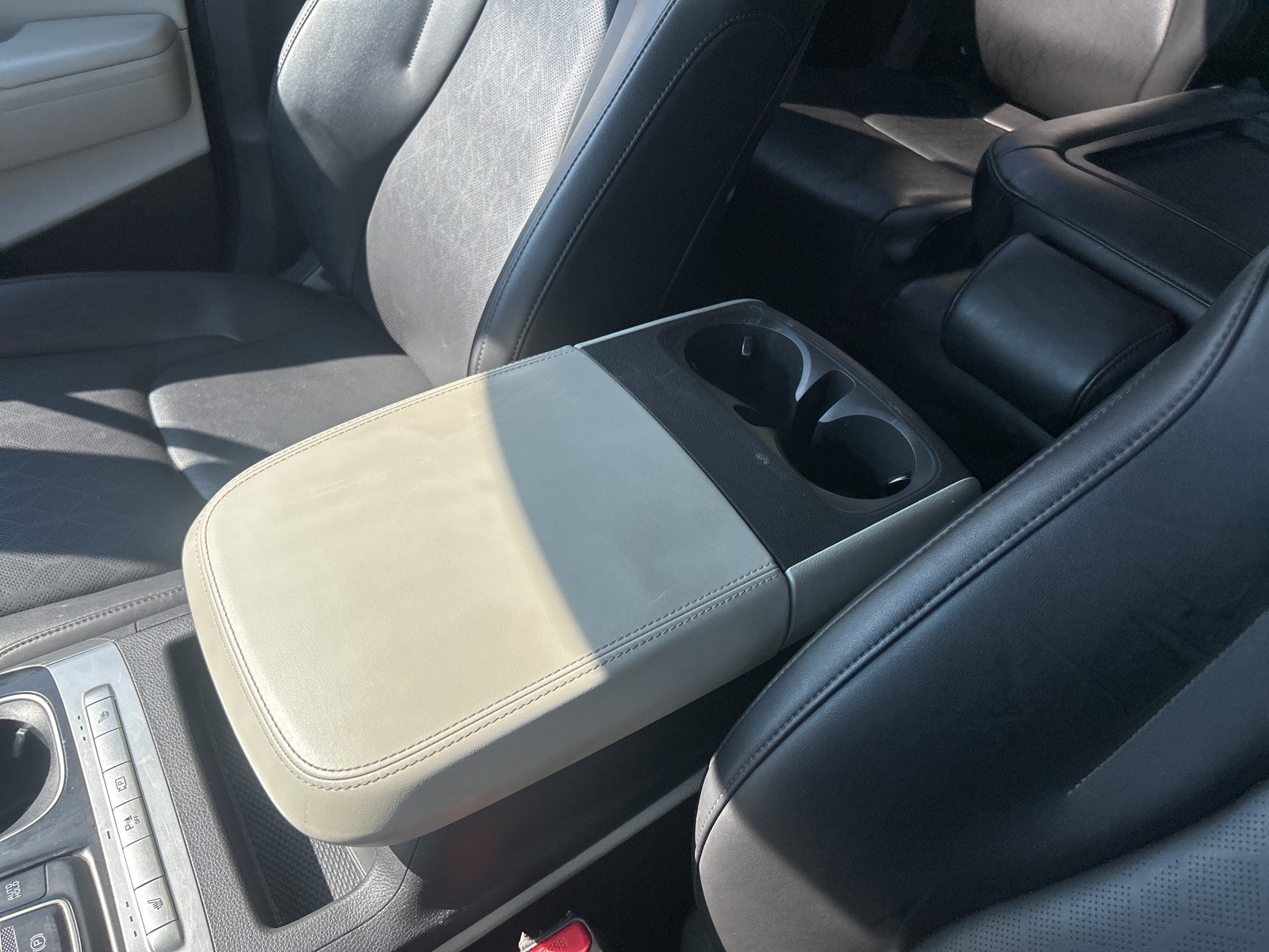 2024 Kia Carnival LX photo 23
