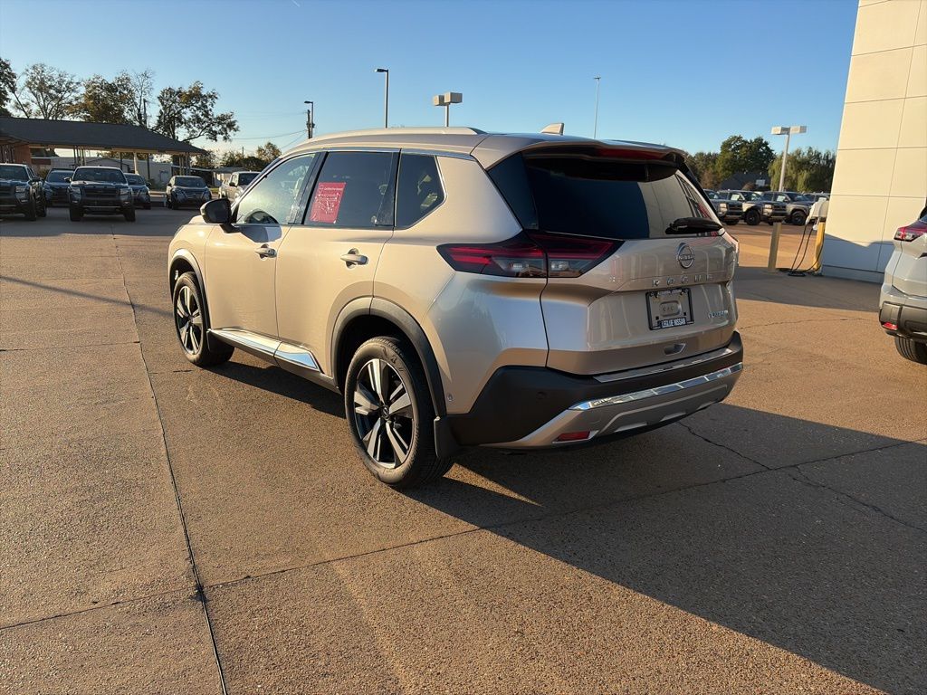 2023 Nissan Rogue Platinum photo 3
