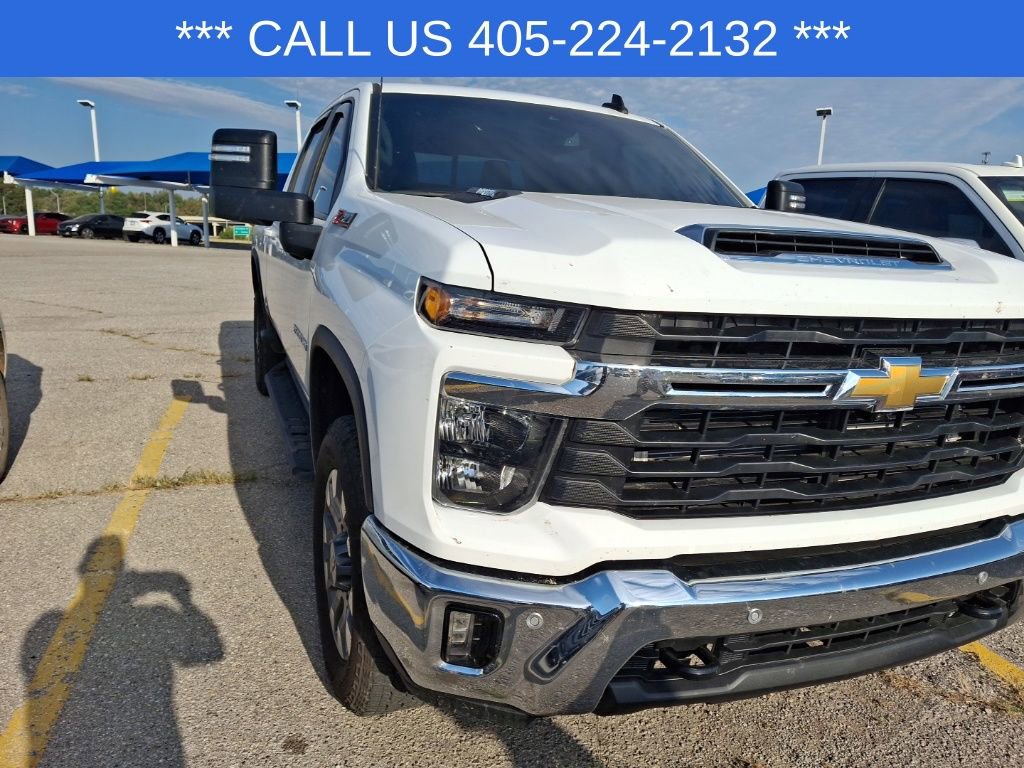 2025 Chevrolet Silverado 2500HD LT photo 4