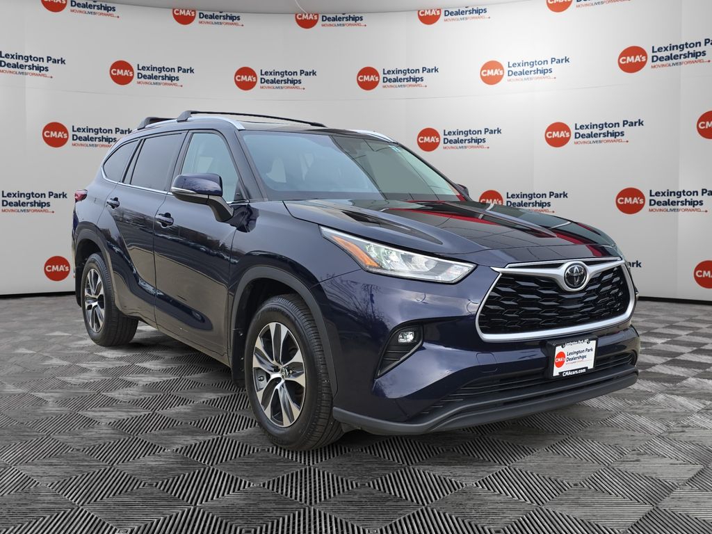 2020 Toyota Highlander XLE's photo
