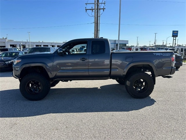 2021 Toyota Tacoma SR Access Cab V6 photo 2