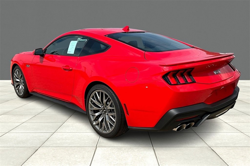 2025 Ford Mustang GT Premium photo 3
